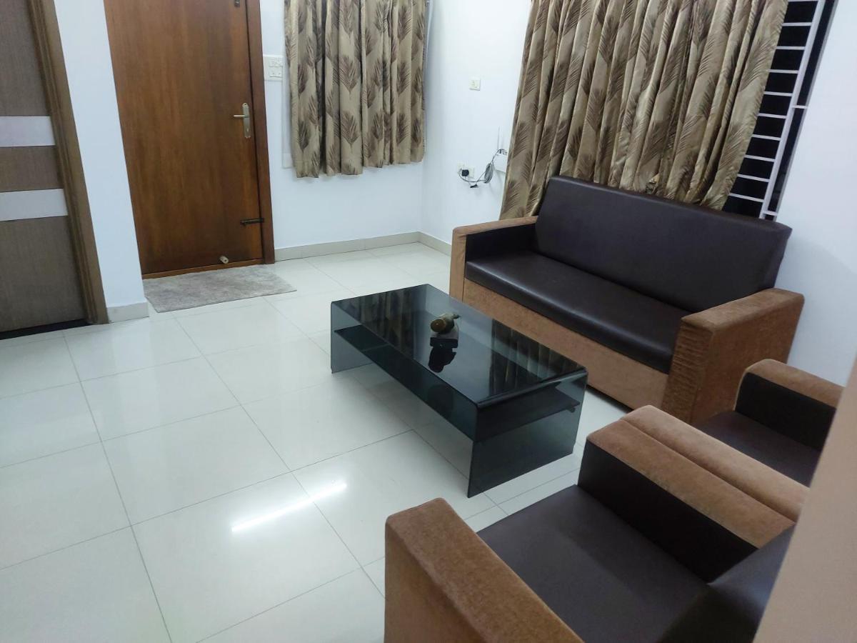 Отель Avuraa Hospitality India Ченнаи Экстерьер фото