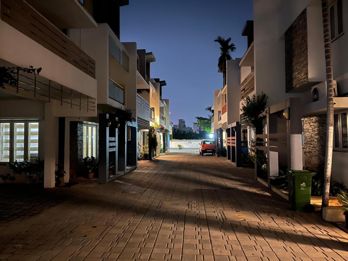 Отель Avuraa Hospitality India Ченнаи Экстерьер фото
