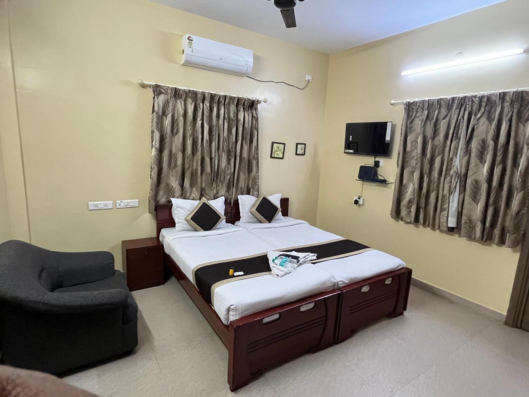 Отель Avuraa Hospitality India Ченнаи Экстерьер фото